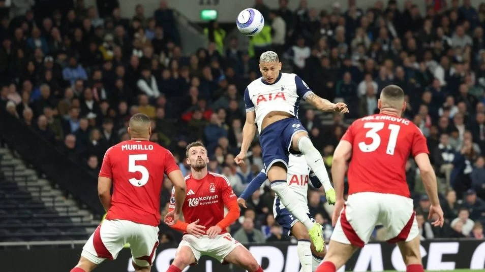 图片报：诺伊尔调整了训练流程，乌尔比希也激励着他继续